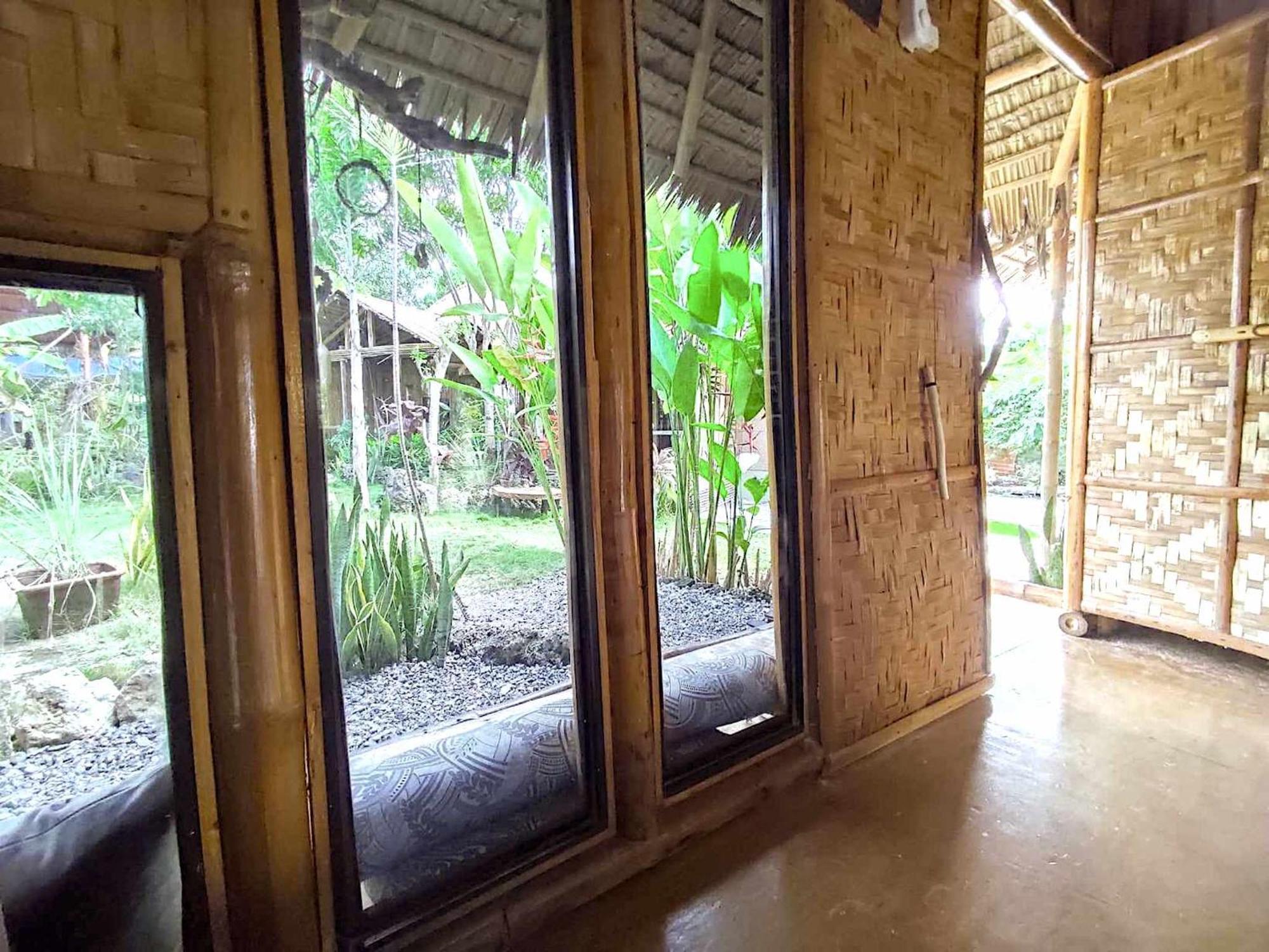 Herbs Guest House And Restaurant Near The Sea (Adults Only) Moalboal Habitación foto