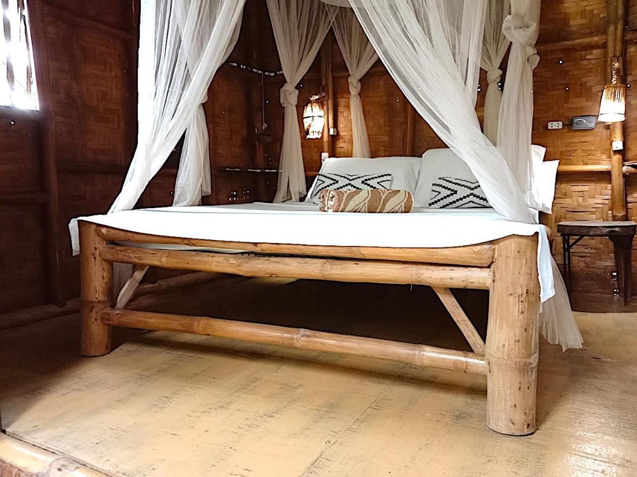 Herbs Guest House And Restaurant Near The Sea (Adults Only) Moalboal Habitación foto