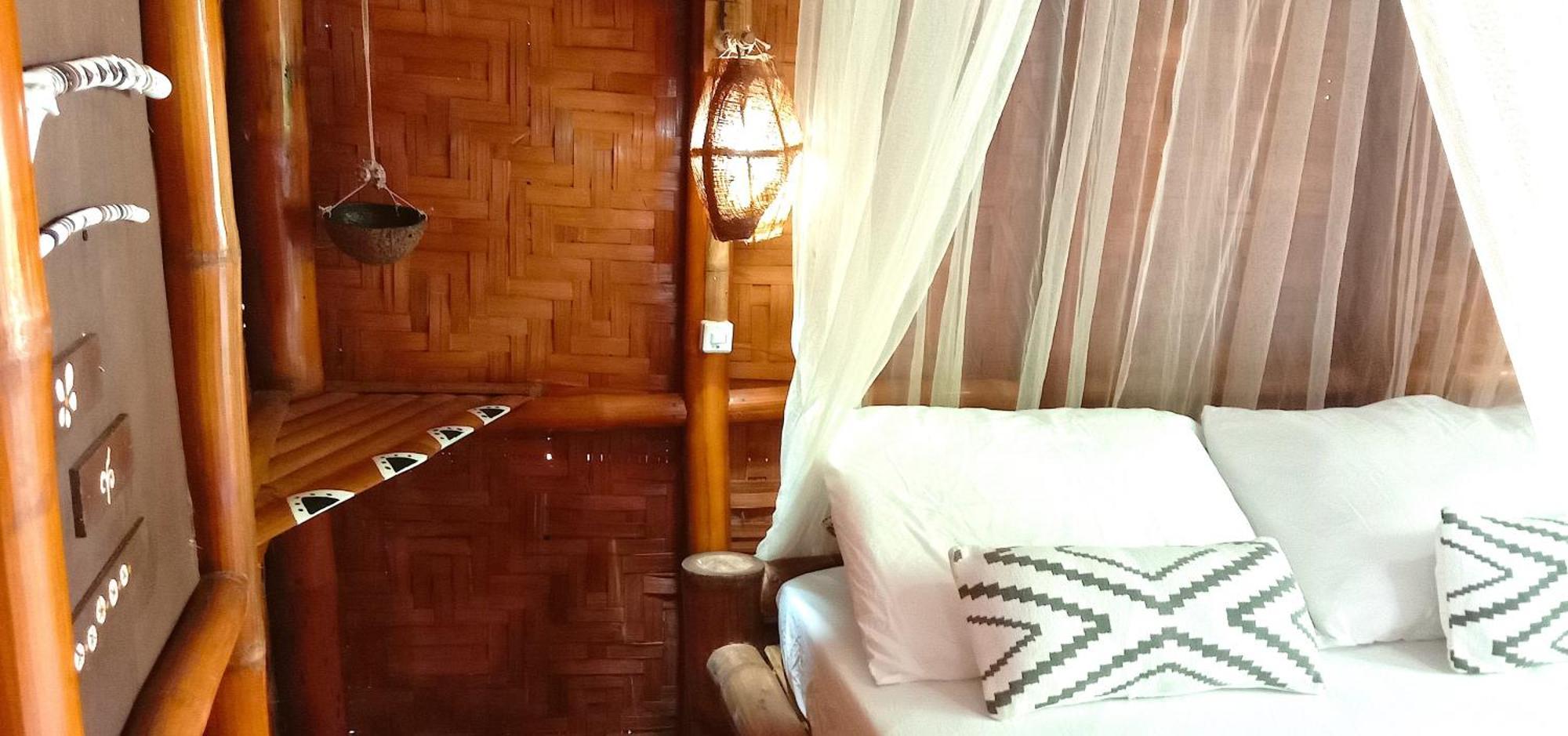 Herbs Guest House And Restaurant Near The Sea (Adults Only) Moalboal Habitación foto