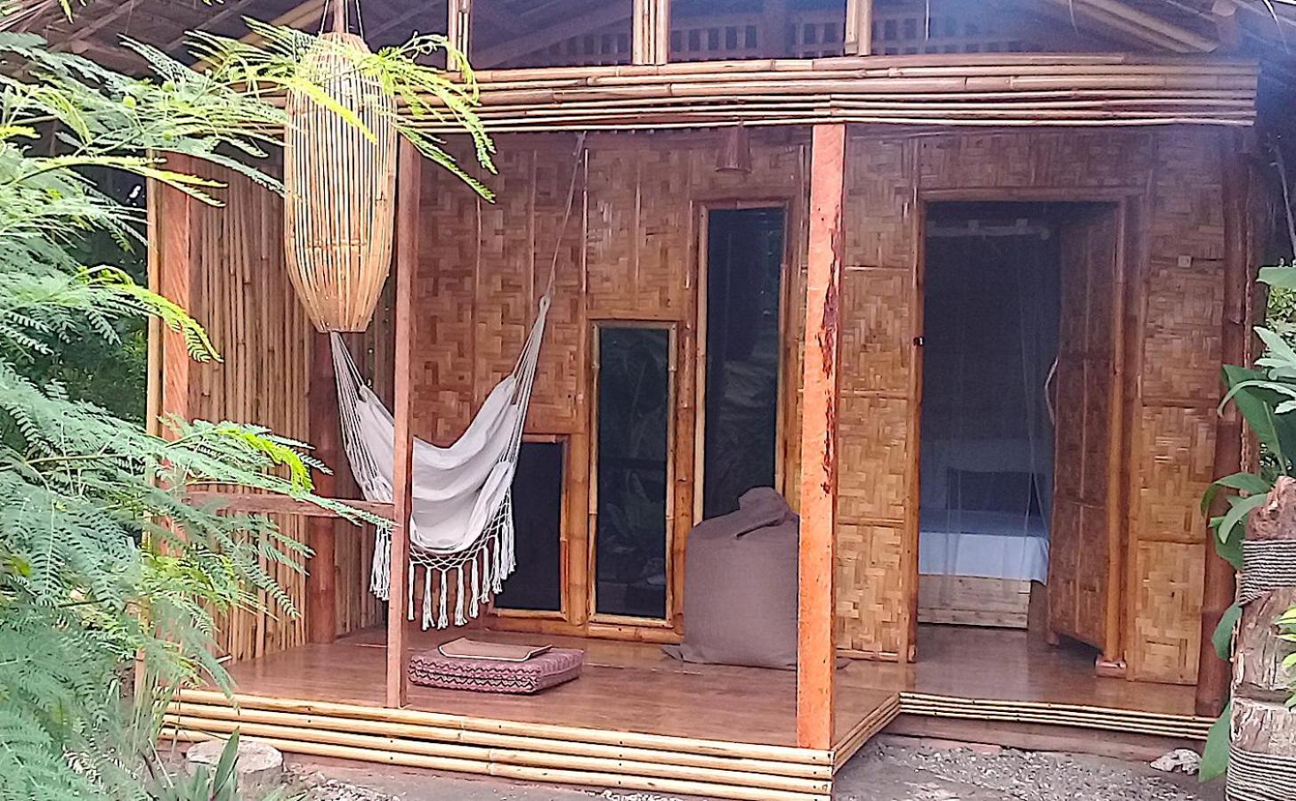 Herbs Guest House And Restaurant Near The Sea (Adults Only) Moalboal Habitación foto